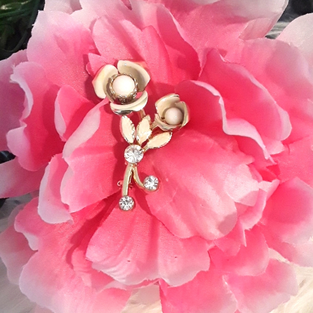 BEAUTIFUL VTG BROOCH
